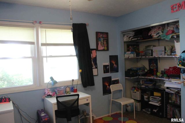 1011 Blueberry Hill Avenue, Mt Vernon, IL 62864