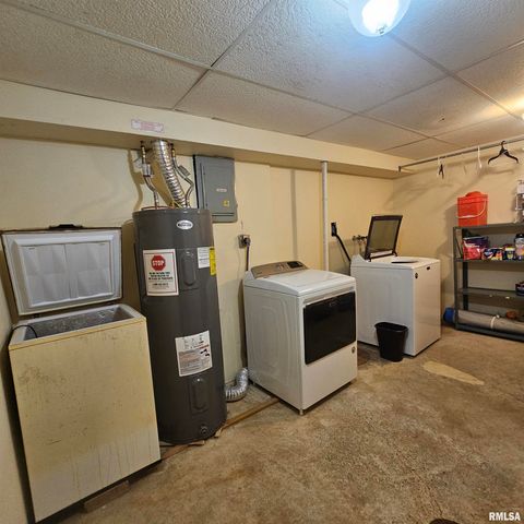 1011 Blueberry Hill Avenue, Mt Vernon, IL 62864