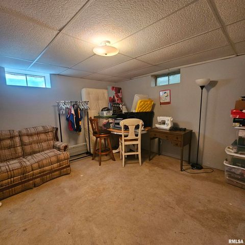 1011 Blueberry Hill Avenue, Mt Vernon, IL 62864