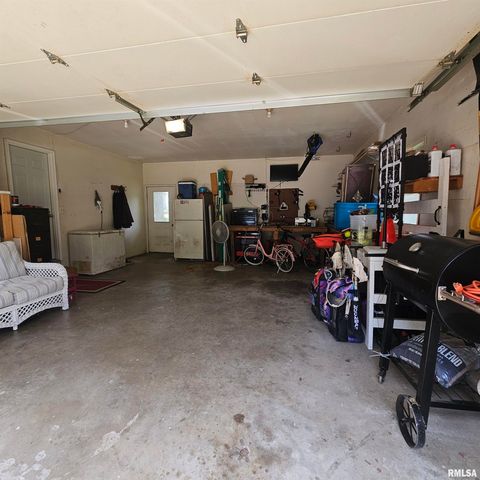 1011 Blueberry Hill Avenue, Mt Vernon, IL 62864