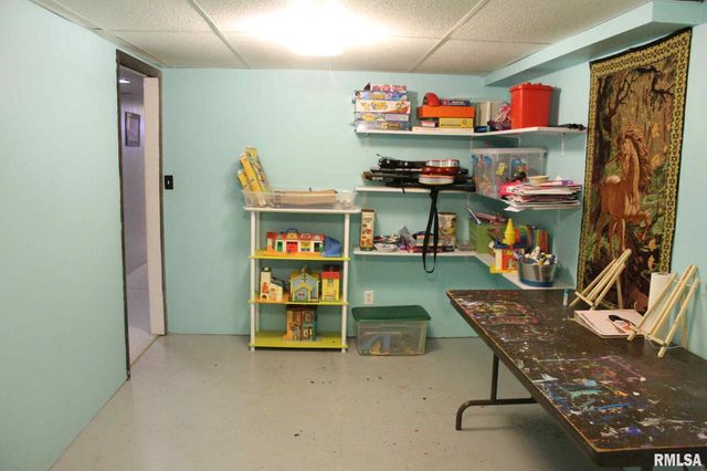 1011 Blueberry Hill Avenue, Mt Vernon, IL 62864