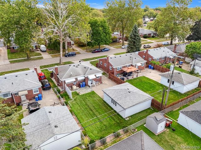 8255 Kinmore Street, Dearborn Heights, MI 48127