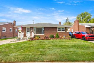 8255 Kinmore Street, Dearborn Heights, MI 48127