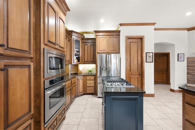 3824 Villas Creek Court, Edmond, OK 73003