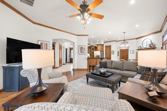 3824 Villas Creek Court, Edmond, OK 73003