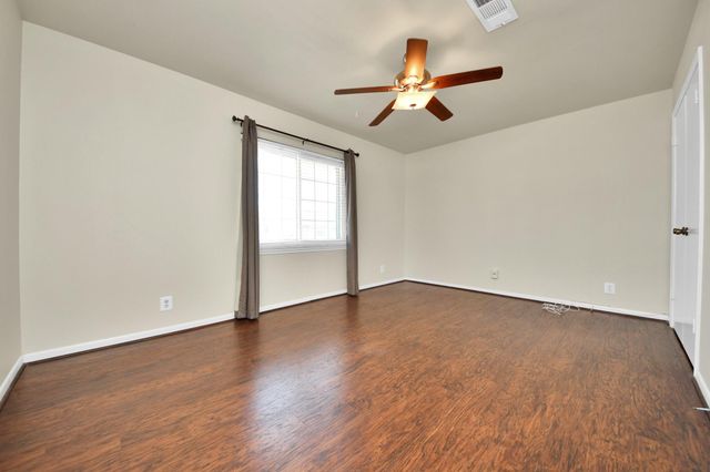 6334 Chevy Chase Drive 17, Houston, TX 77057