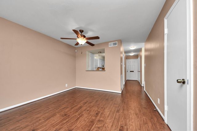 6334 Chevy Chase Drive 17, Houston, TX 77057