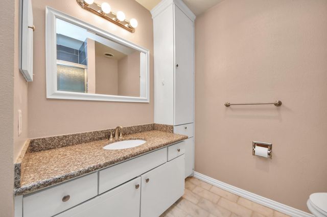 6334 Chevy Chase Drive 17, Houston, TX 77057