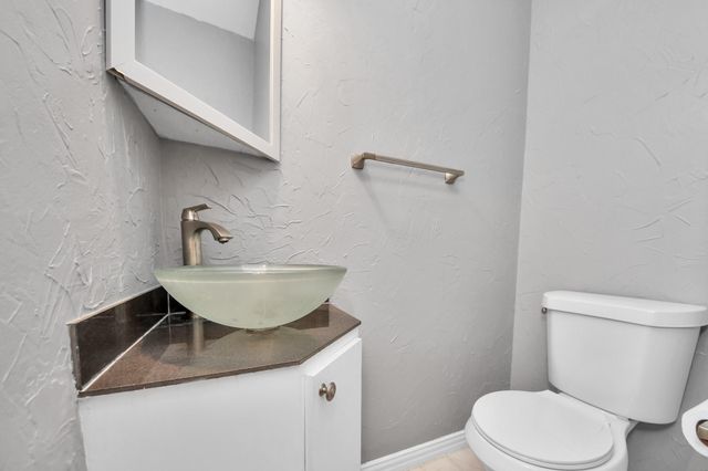 6334 Chevy Chase Drive 17, Houston, TX 77057
