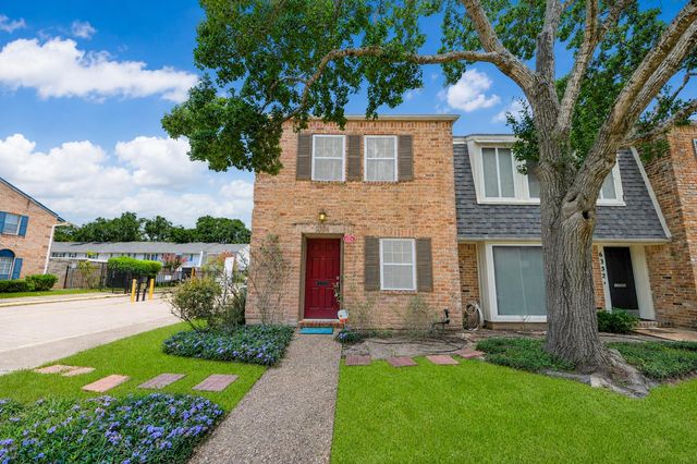 6334 Chevy Chase Drive 17, Houston, TX 77057
