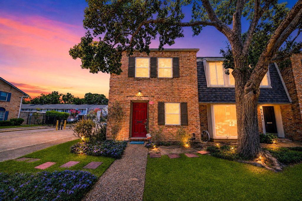 6334 Chevy Chase Drive 17, Houston, TX 77057