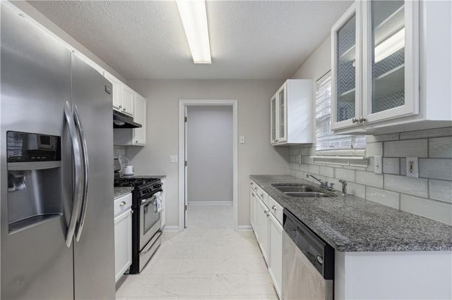 4802 Lake Park Terrace, Acworth, GA 30101