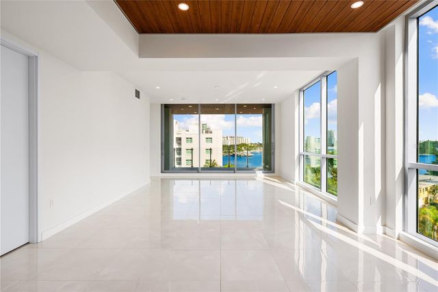 111 GOLDEN GATE POINT 403, Sarasota, FL 34236