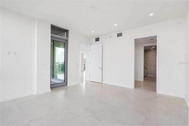 111 GOLDEN GATE POINT 403, Sarasota, FL 34236