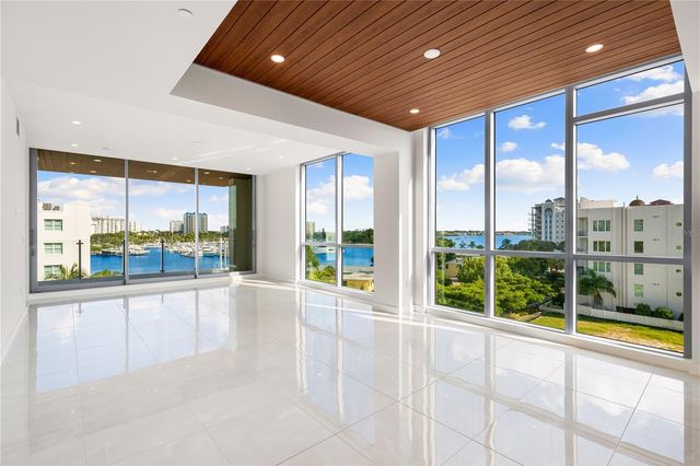 111 GOLDEN GATE POINT 403, Sarasota, FL 34236