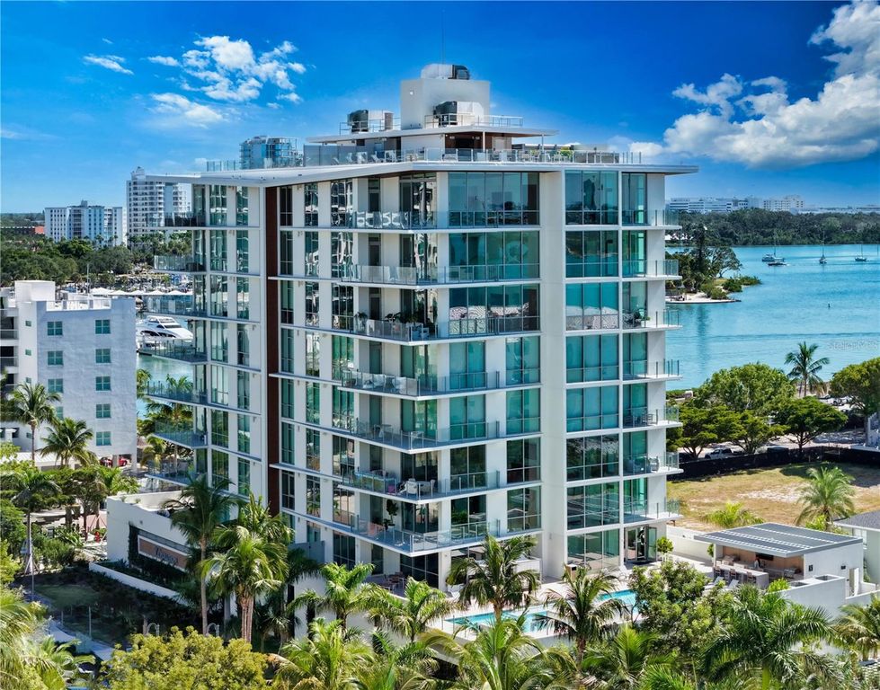 111 GOLDEN GATE POINT 403, Sarasota, FL 34236