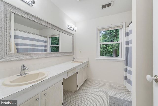 9660 BOYETT CT, Fairfax, VA 22032