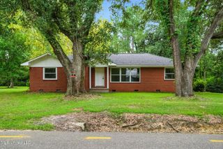 1710 Texas Street, Leakesville, MS 39451