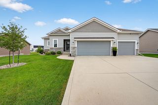 629 NW Autumn Crest Drive, Ankeny, IA 50023