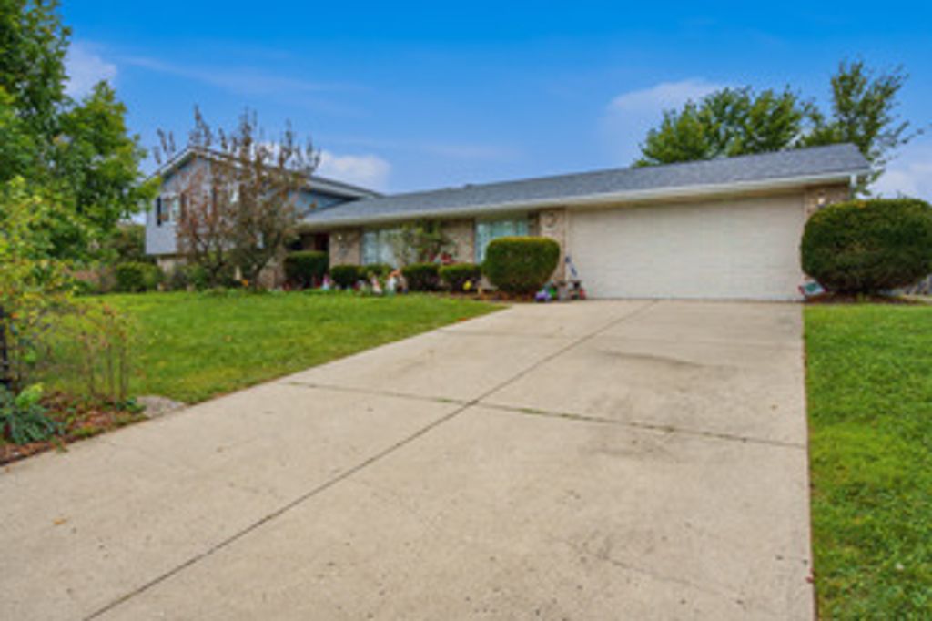 2445 Spicer Drive, Beavercreek, OH 45431