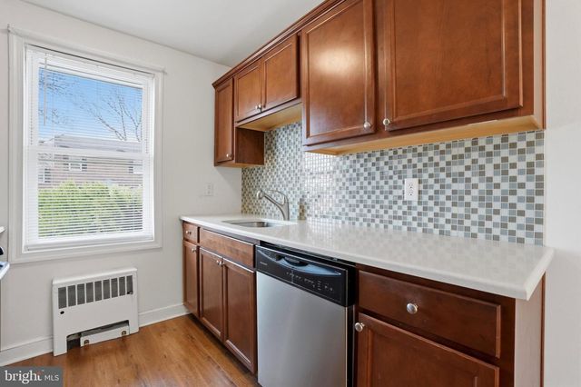 1 TRENT RD, Wynnewood, PA 19096