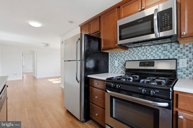 1 TRENT RD, Wynnewood, PA 19096