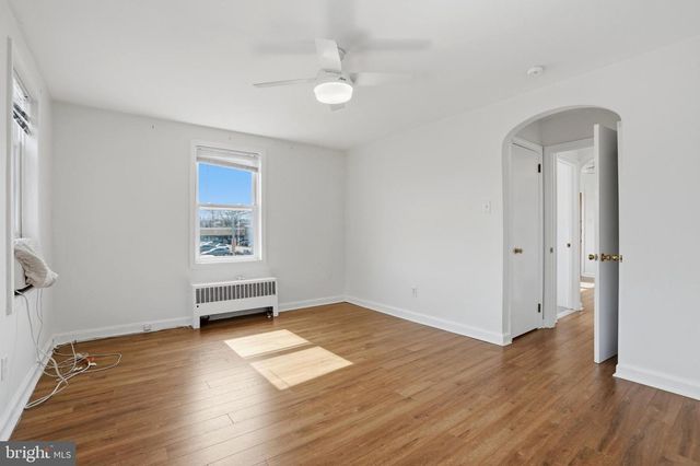 1 TRENT RD, Wynnewood, PA 19096