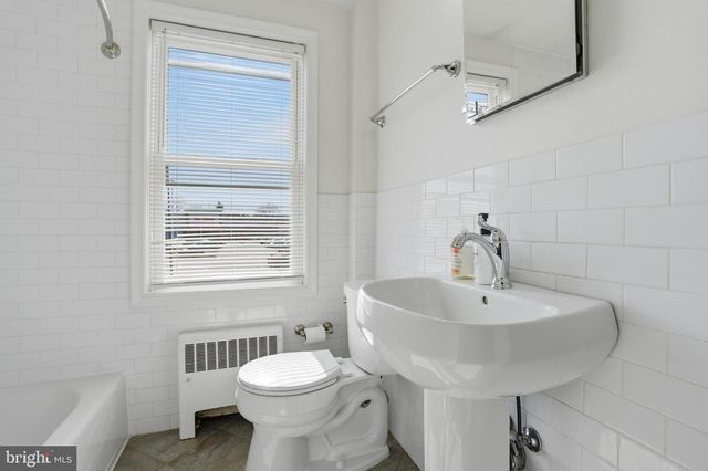 1 TRENT RD, Wynnewood, PA 19096