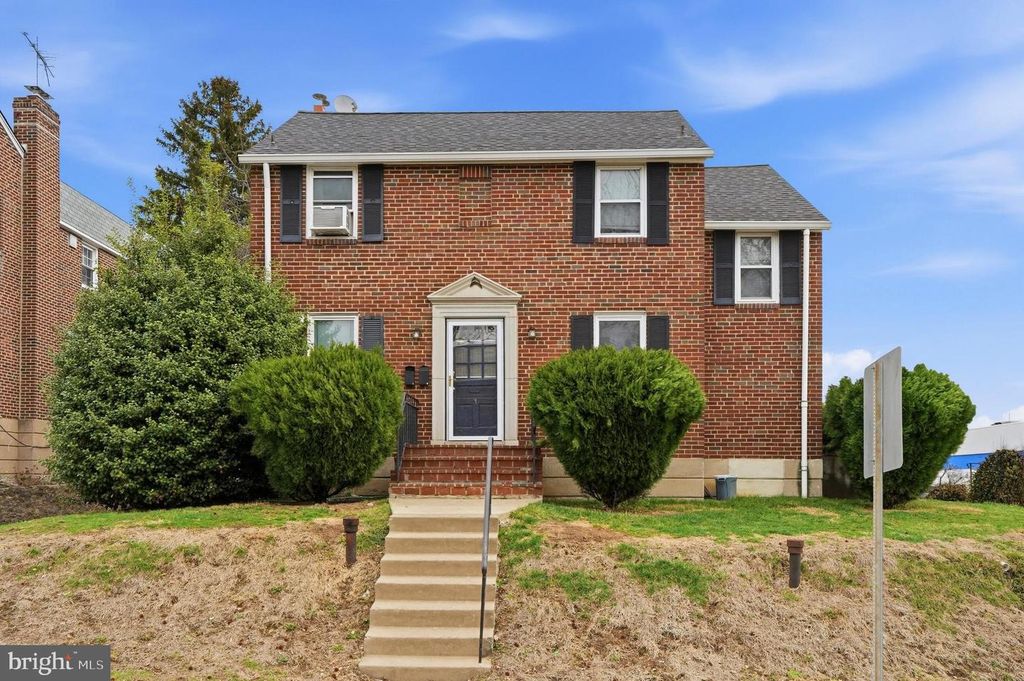 1 TRENT RD, Wynnewood, PA 19096