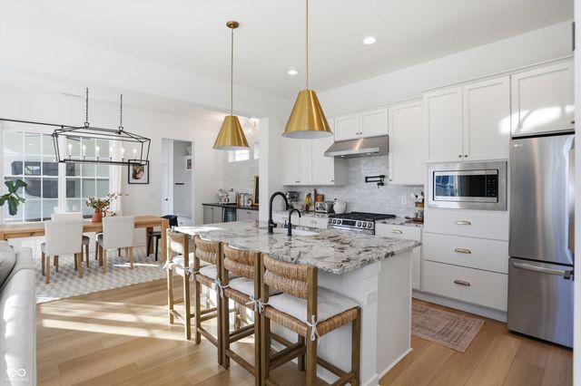 1923 Ponsonby Drive, Westfield, IN 46074