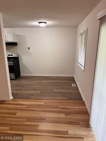 1651 City View Drive 7, Eagan, MN 55121