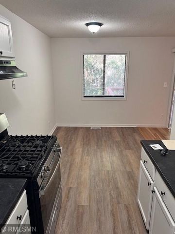 1651 City View Drive 7, Eagan, MN 55121