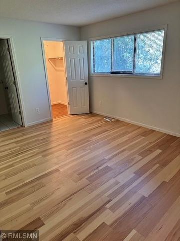 1651 City View Drive 7, Eagan, MN 55121