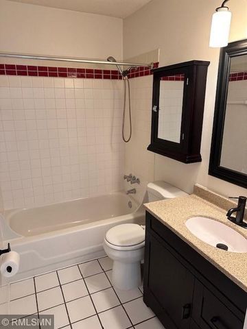 1651 City View Drive 7, Eagan, MN 55121