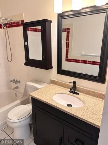 1651 City View Drive 7, Eagan, MN 55121