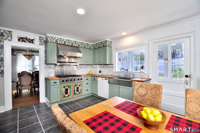 84 Chestnut Avenue, Torrington, CT 06790