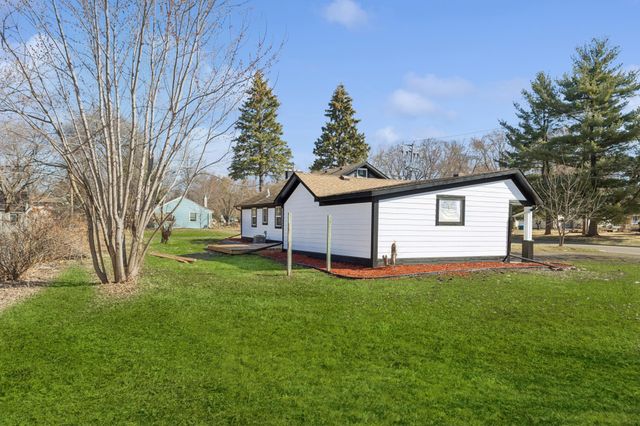 1335 Hampshire Avenue N, Golden Valley, MN 55427