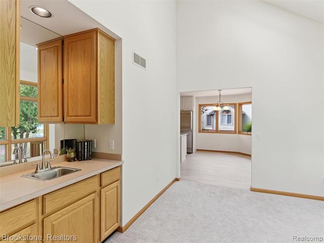 6512 White Lake Road, Clarkston, MI 48346