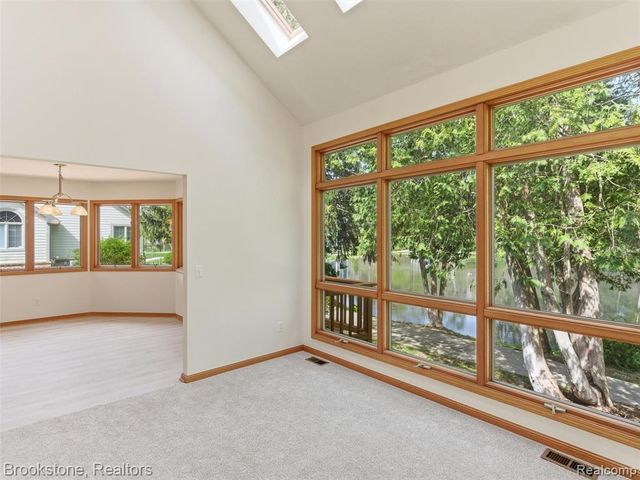 6512 White Lake Road, Clarkston, MI 48346