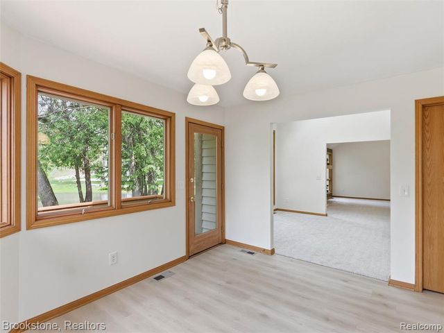 6512 White Lake Road, Clarkston, MI 48346