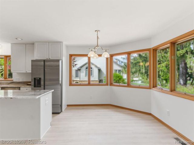 6512 White Lake Road, Clarkston, MI 48346