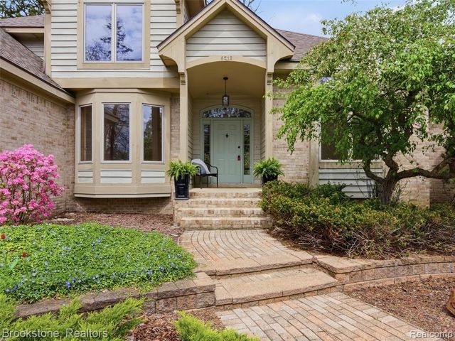 6512 White Lake Road, Clarkston, MI 48346