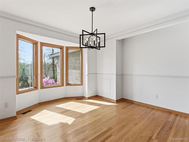 6512 White Lake Road, Clarkston, MI 48346