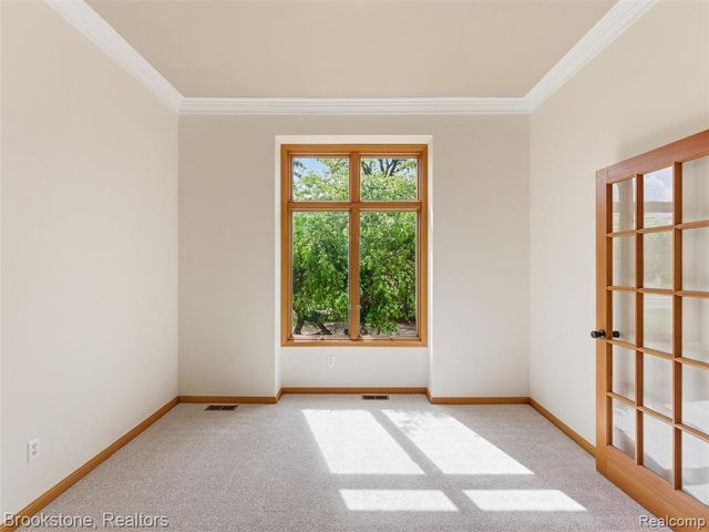 6512 White Lake Road, Clarkston, MI 48346