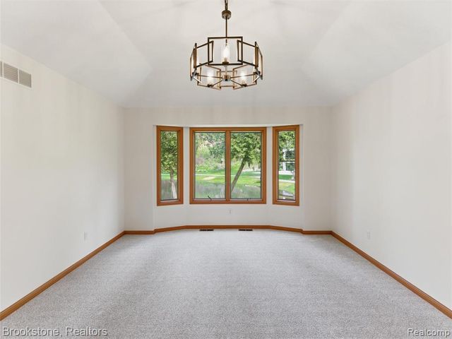 6512 White Lake Road, Clarkston, MI 48346