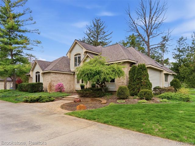 6512 White Lake Road, Clarkston, MI 48346