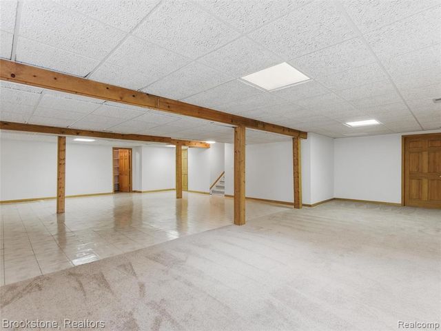 6512 White Lake Road, Clarkston, MI 48346