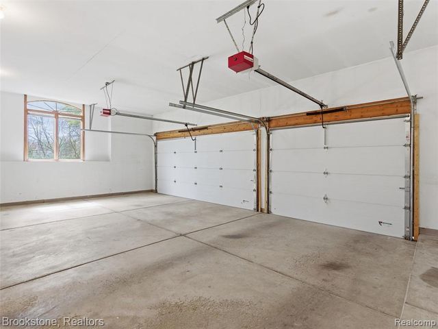 6512 White Lake Road, Clarkston, MI 48346