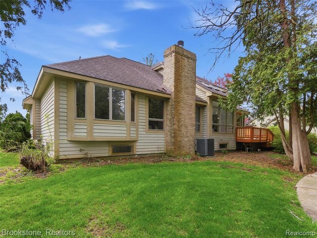 6512 White Lake Road, Clarkston, MI 48346
