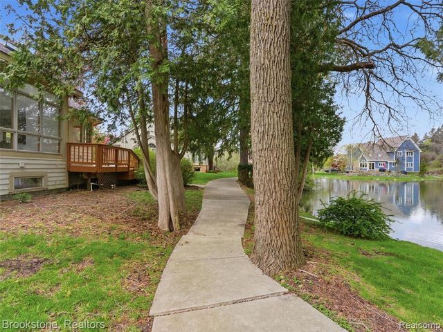 6512 White Lake Road, Clarkston, MI 48346